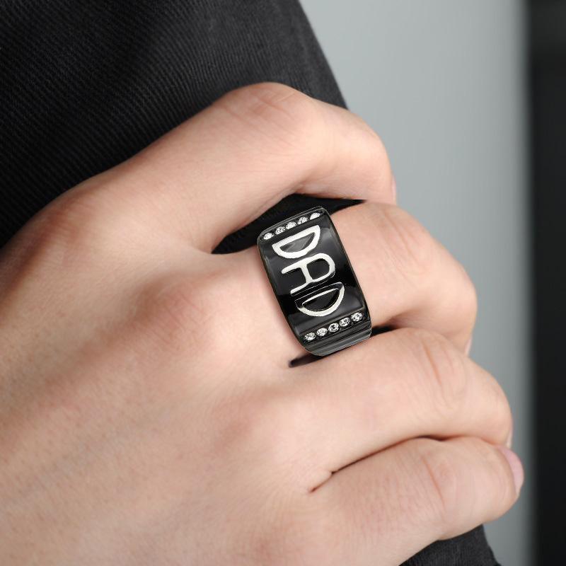 Anillo Color Negro Para Hombres de Acero Inoxidable Letras Dad - Jewelry Store by Erik Rayo