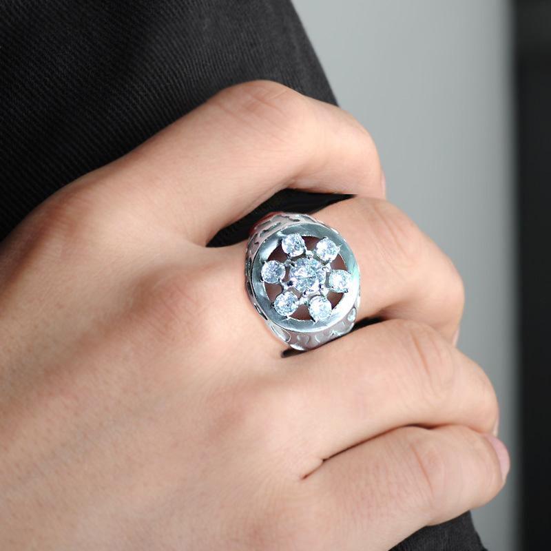 Anillo Color Plata Para Hombres de Acero Inoxidable Diamantes en Flor de Hexagono - Jewelry Store by Erik Rayo