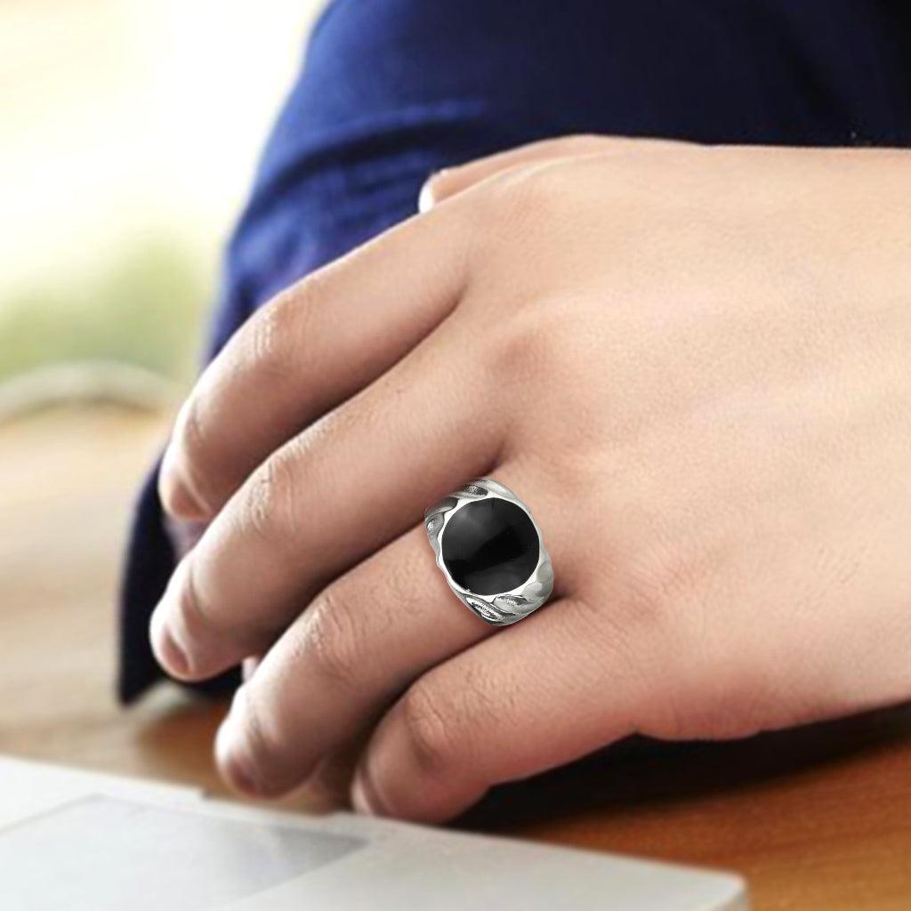 Anillo Color Plata Para Hombres de Acero Inoxidable Onyx en Espiral Redondo - Jewelry Store by Erik Rayo