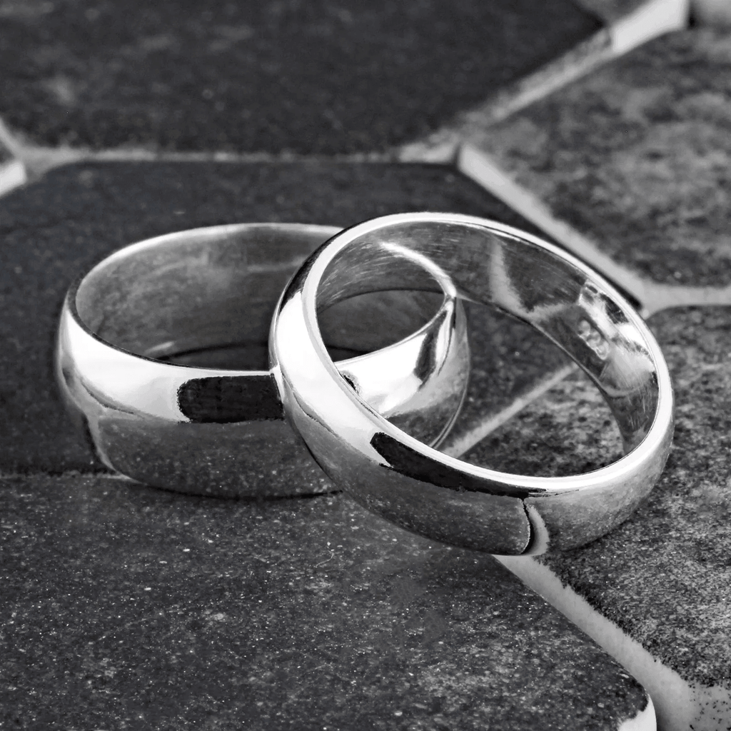 Wedding Band 925 Italian Sterling Silver Polished 4mm Classic Ring for Men and Women - Jewelry Store by Erik Rayo